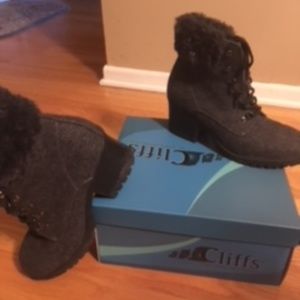 NEW-Cliff Grey Felt & Black faux fur lined hiker